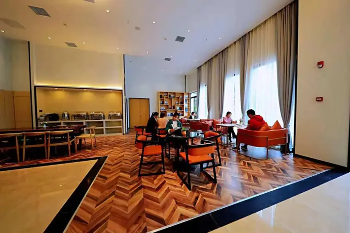 Чунцин: 7 Days Premium (Shizhu Caixincheng High-speed Railway Station)