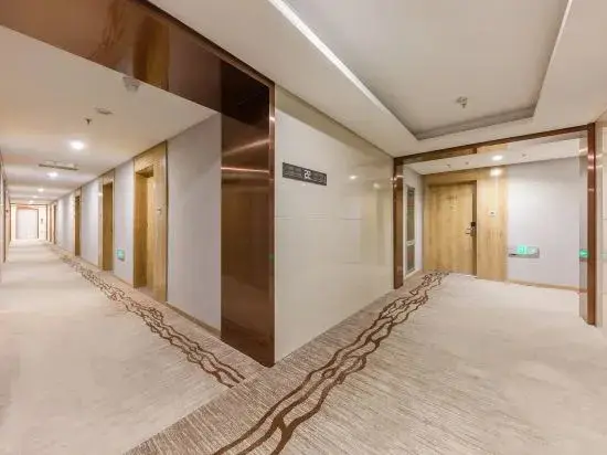 Huiyi Hotel (Jinan Quanfu Overpass Rongsheng Times Square) — фото 1
