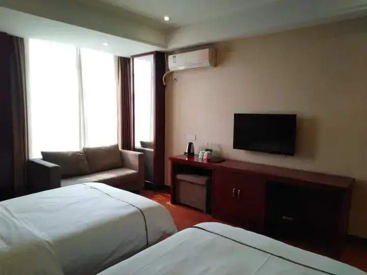 Линьи: GreenTree Alliance Hotel Linyi Bus Station