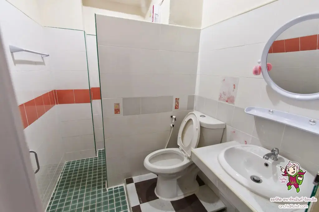 Рои Эт: Orchid Apartment
