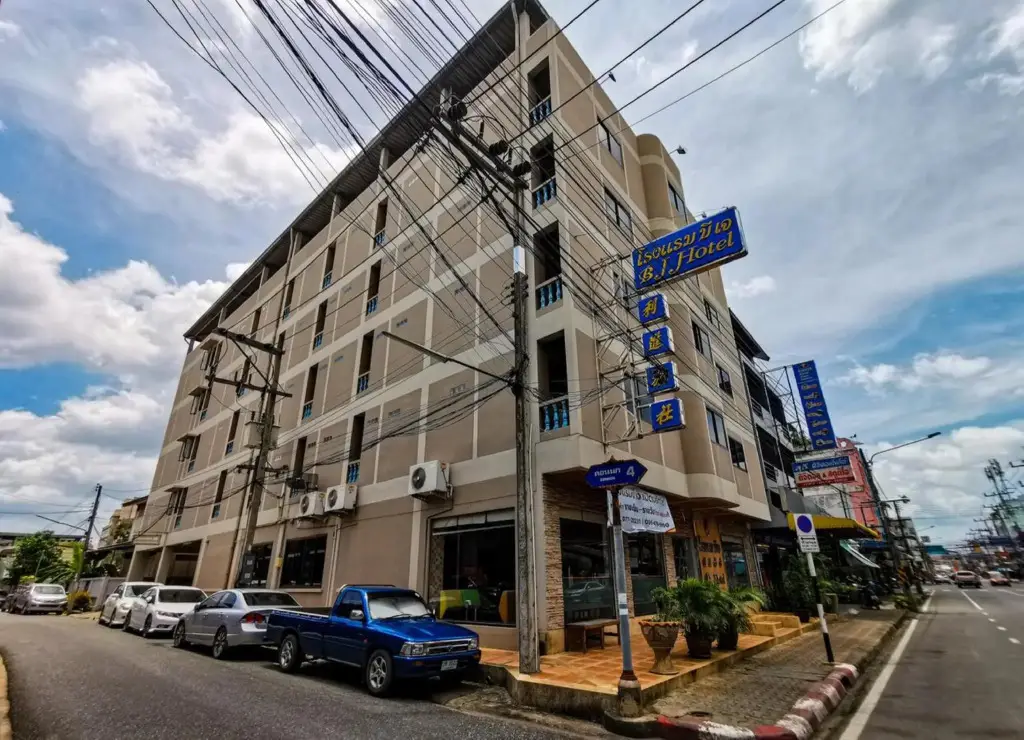 BJ Hotel — фото 1