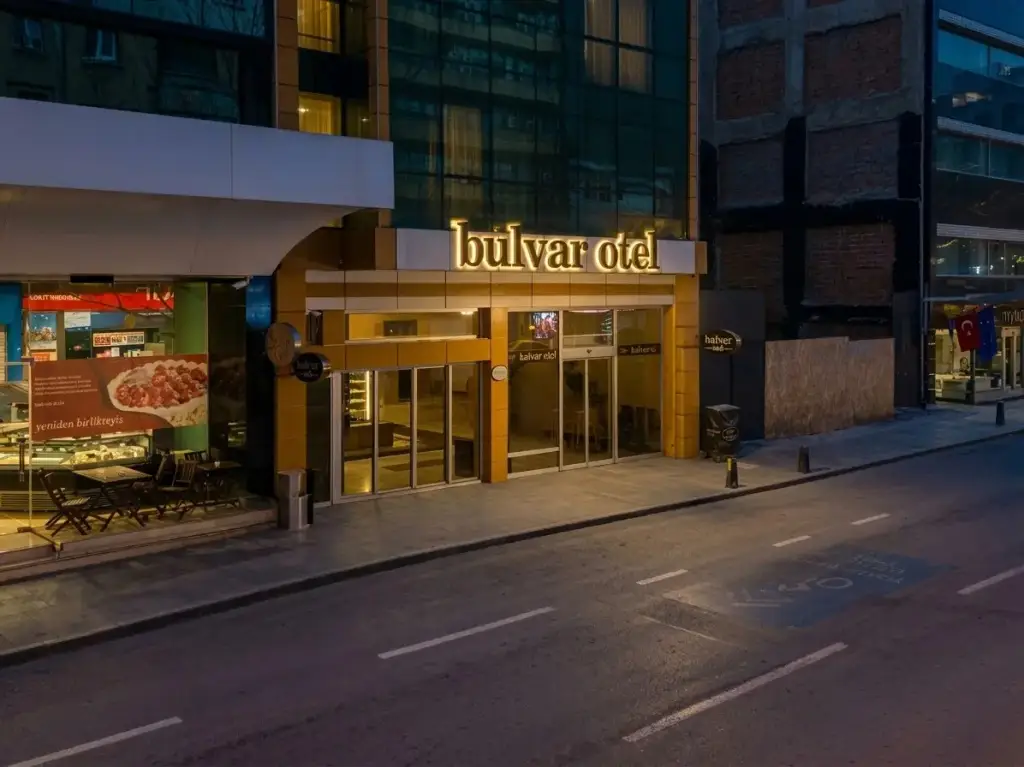 Измир: Bulvar Hotel