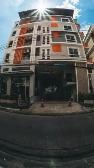 Бангкок: Step One at Bangkok