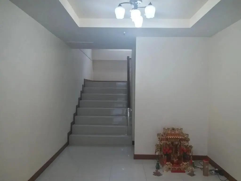 Сунг-Ноэн: Chawalee Place