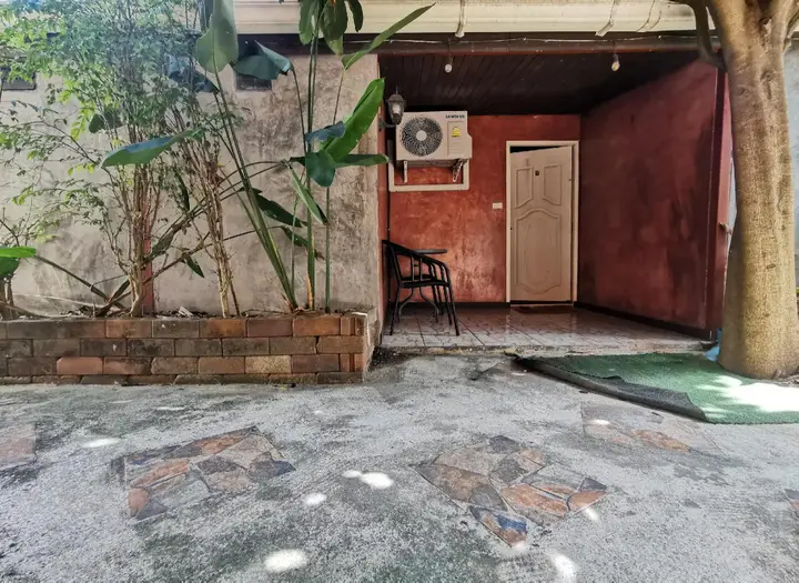 Сирача: Lek Homestay