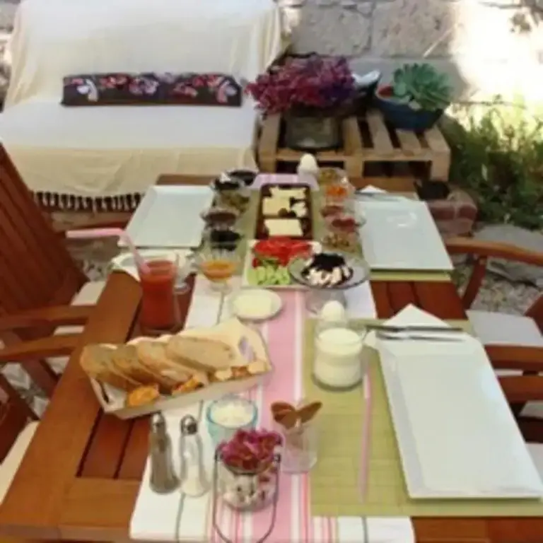 Чешме: Lilyum Alaçatı Taş Ev