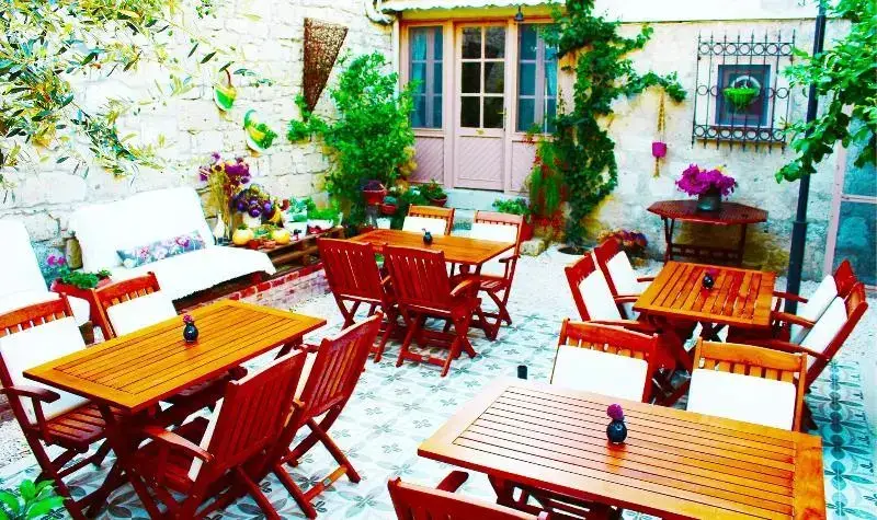Чешме: Lilyum Alaçatı Taş Ev