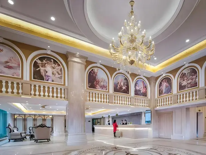 Чунцин: Vienna Hotel (Chongqing West Railway Station Baguocheng)