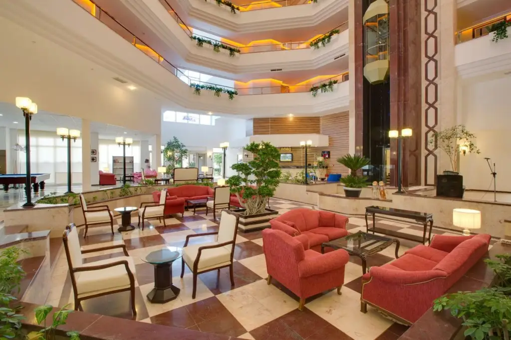 Текирова: Sirius Hotel