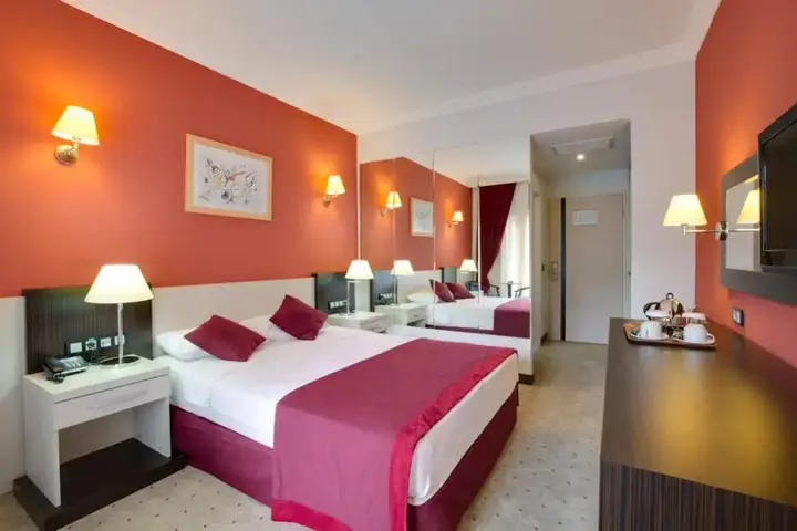 Текирова: Sirius Hotel