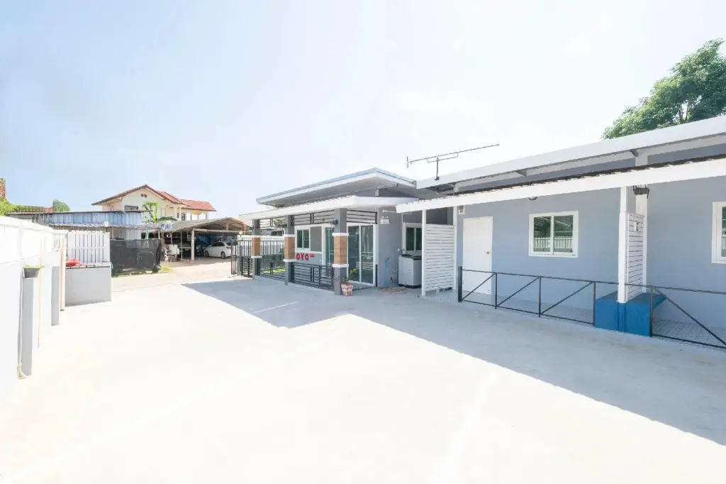 Паттайя: OYO 75383 Danthip Place
