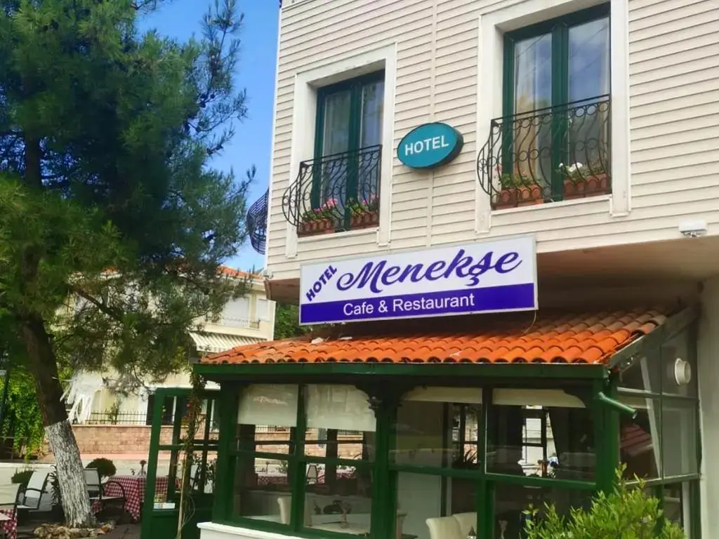 Айвалык: Menekşe Hotel