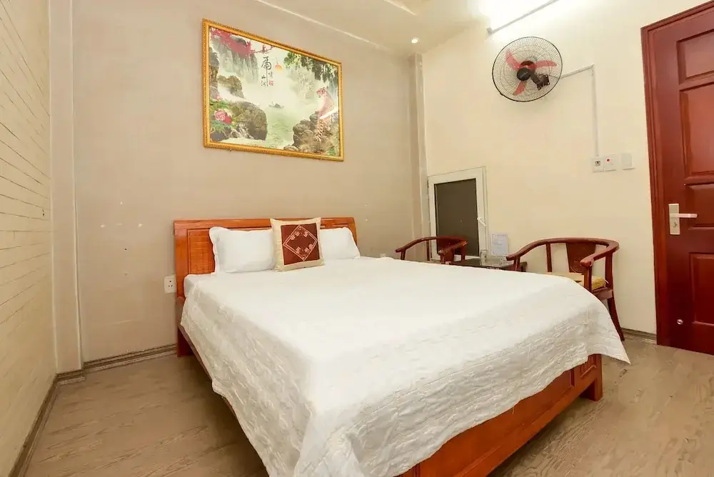 Ханой: OYO 1065 Song Long Hotel