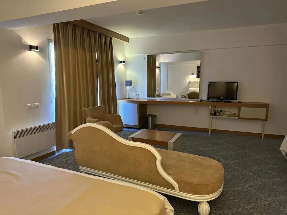 Чешме: Hotel Egge