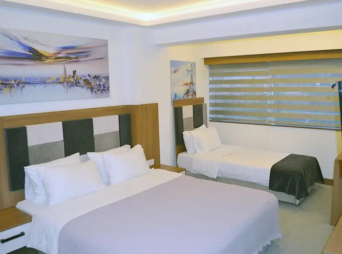 Янык: Rivada Hotel