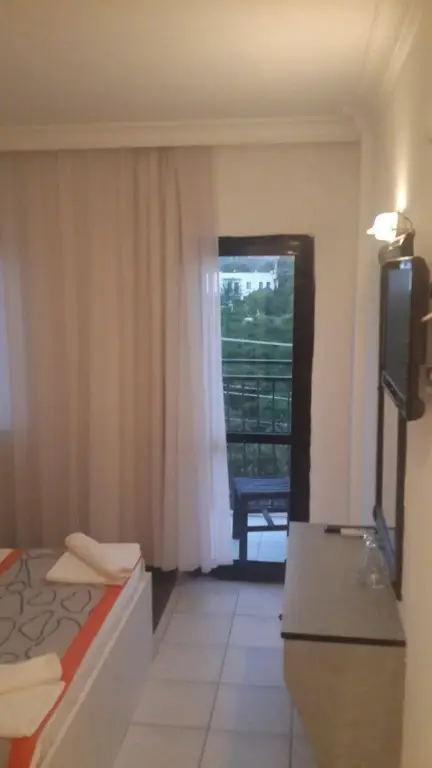 Тургутрейс: Cemre Hotel