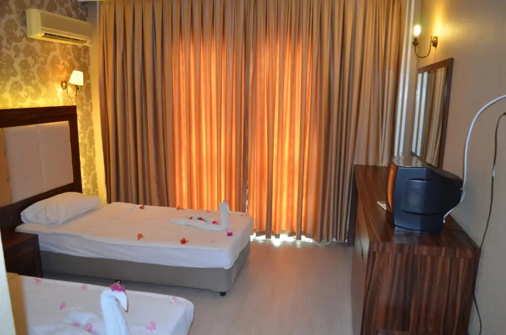 Айвалык: Kalif Hotel