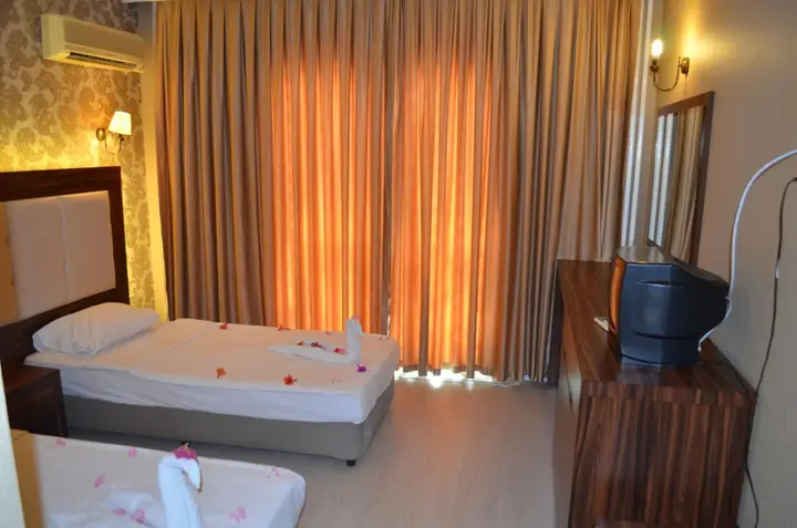Айвалык: Kalif Hotel
