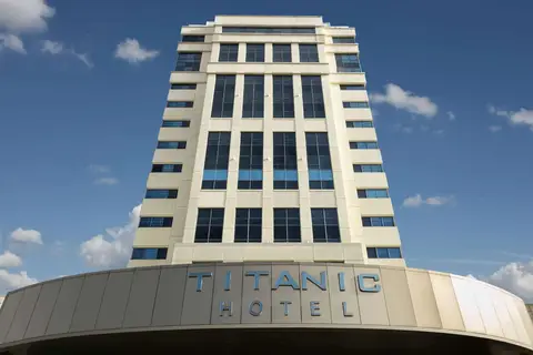 Titanic Business Kartal — фото 1