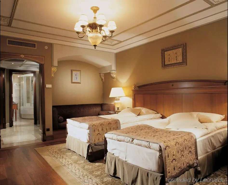Стамбул: The Central Palace Taksim