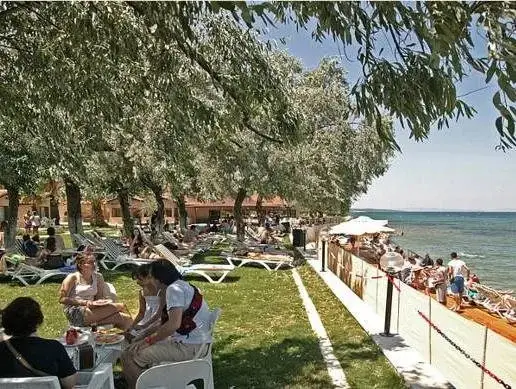 Урла: Palm Motel Beach Club