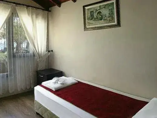 Урла: Palm Motel Beach Club