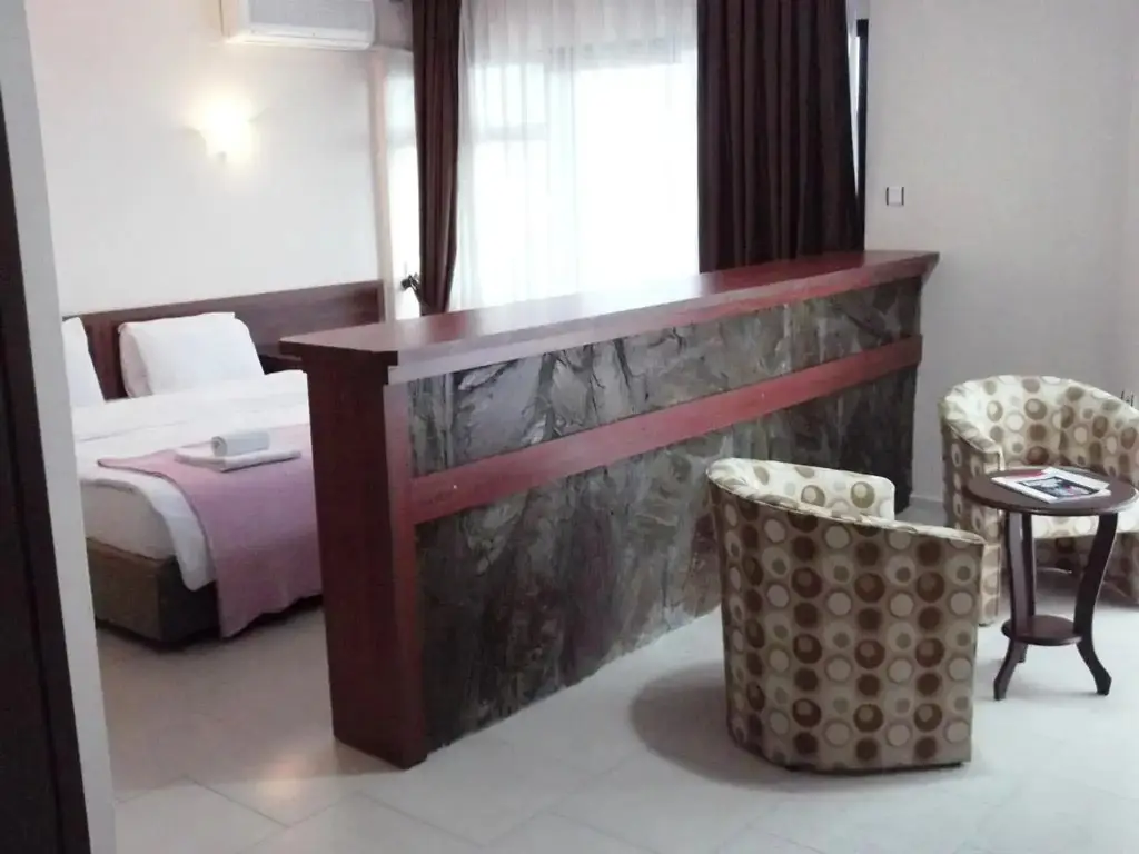 Кушадасы: West Ada Inn