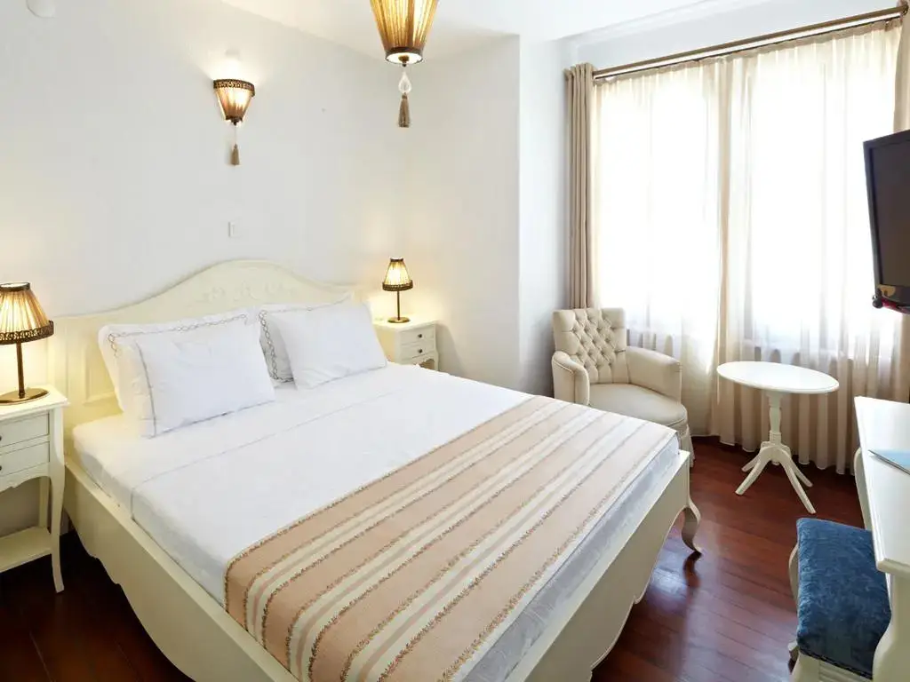 Айвалык: Ferahi Evler Otel