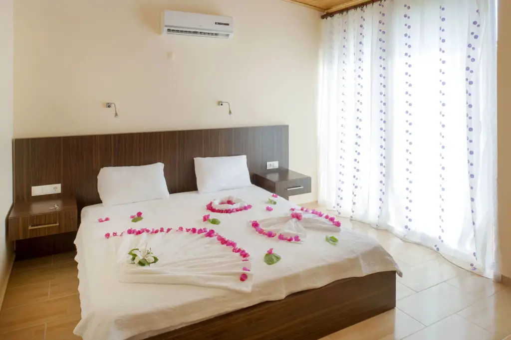 Чиралы: Kutle Hotel