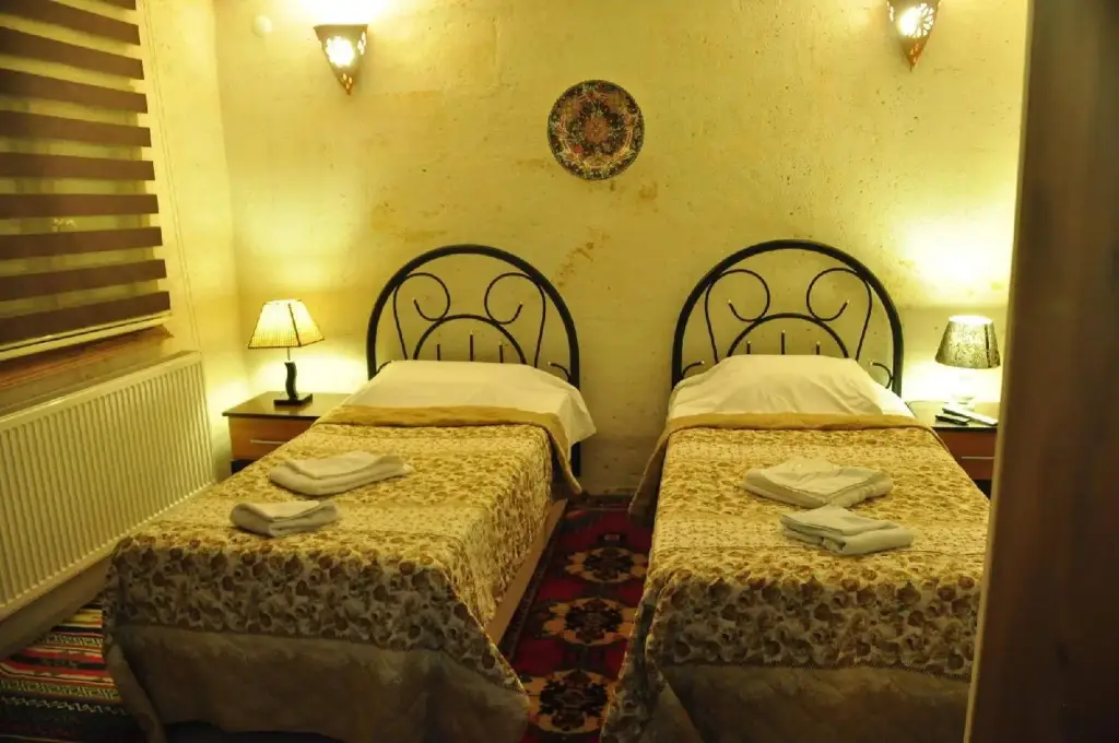 Аванос: Bir Kedi Villa