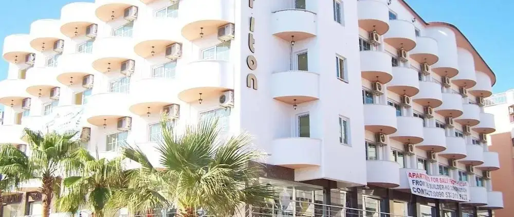 Triton Apartments — фото 1
