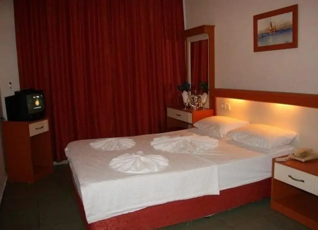 Дидим: Hotel Burak