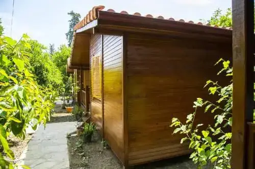Чиралы: Dostlar Pension