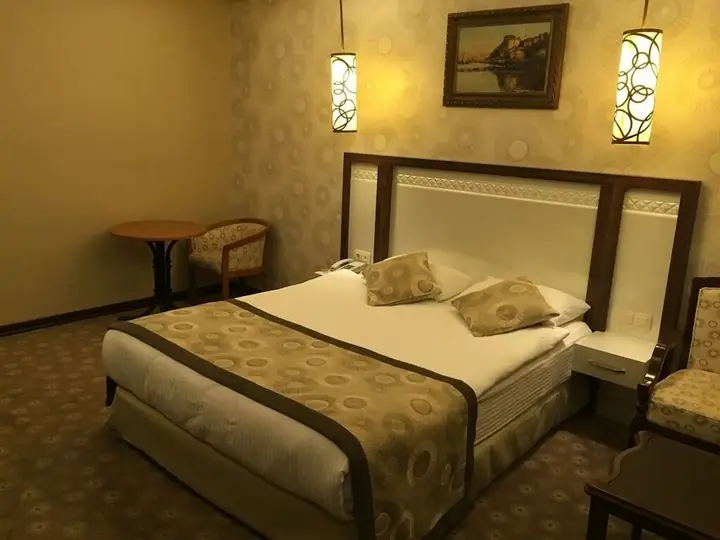 Агри: Cenas Otel