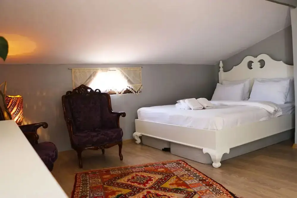 Айвалык: Nesos Hotel