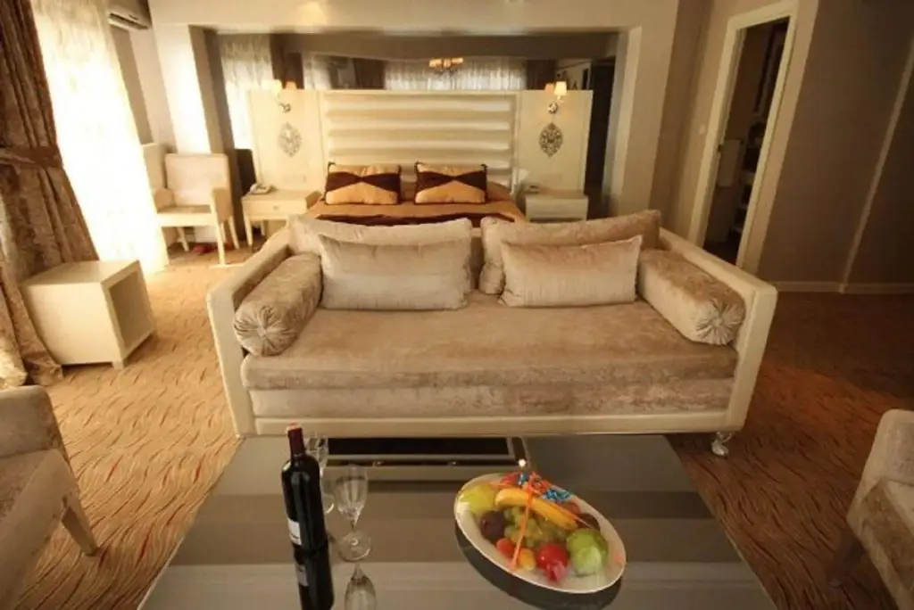 Стамбул: Royce Hotel
