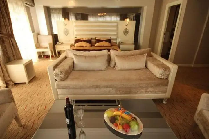 Стамбул: Royce Hotel
