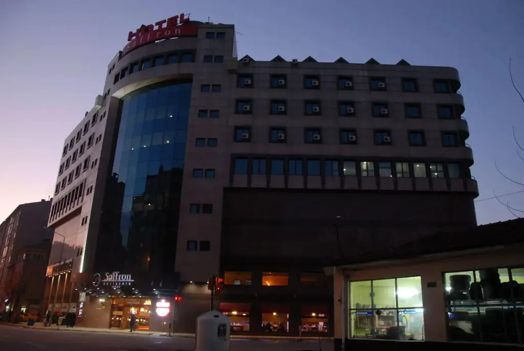 Saffron Hotel — фото 1