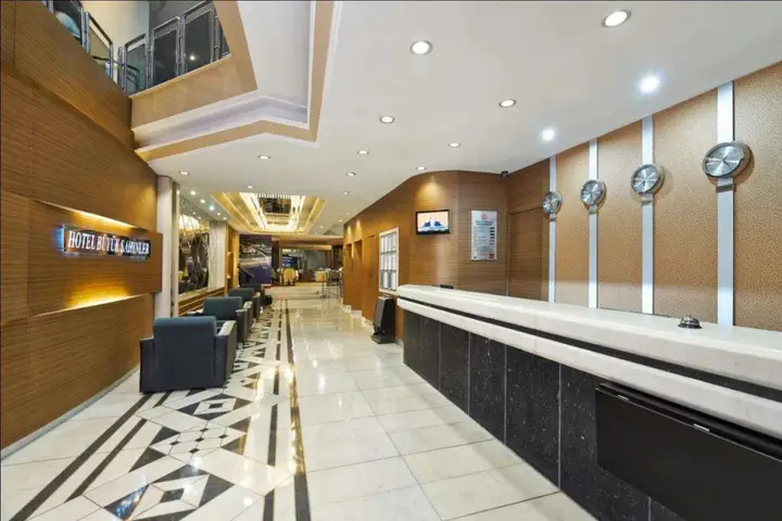 Стамбул: Hotel Büyük Şahinler