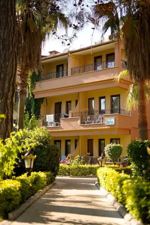 Aleria Belport Beach Hotel — фото 1