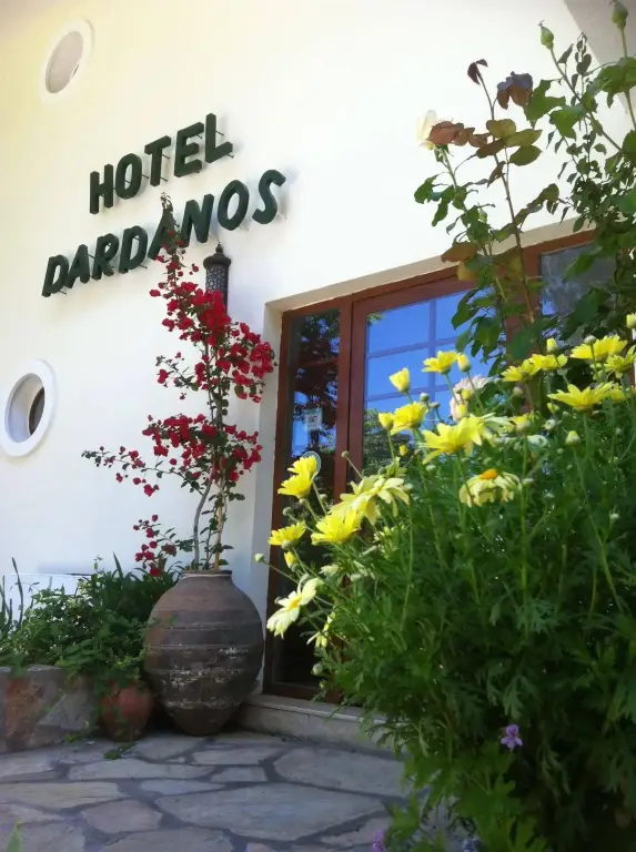 Dardanos Hotel — фото 1