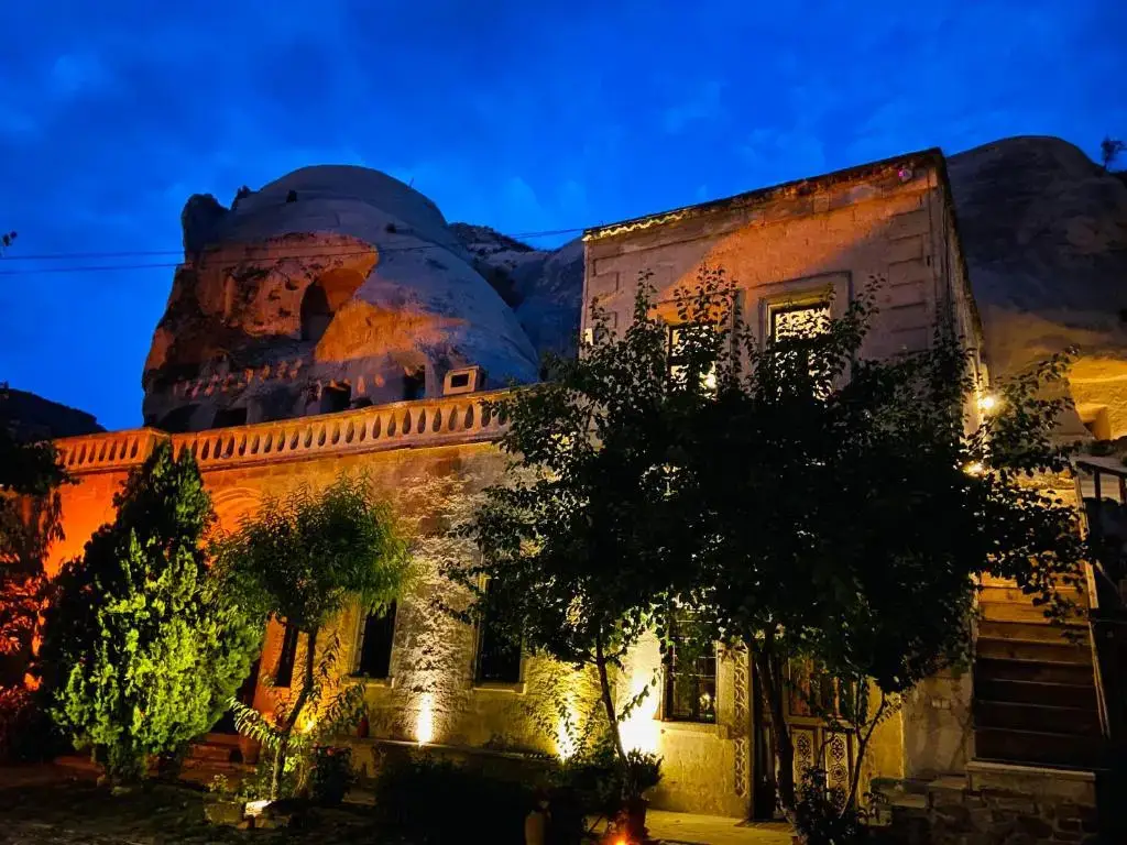 The Village Cave Hotel — фото 1