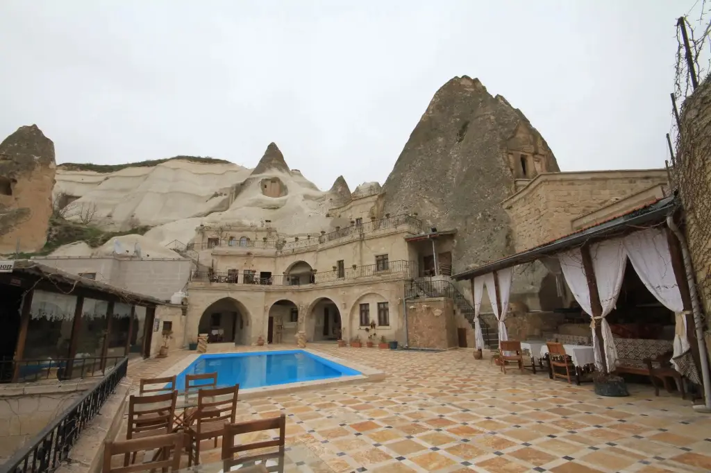 Local Cave House Hotel — фото 1