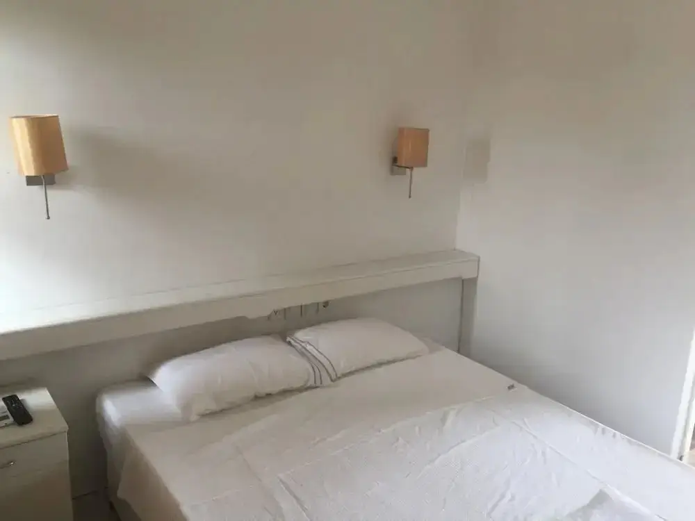 Текирова: Aloha Hotel