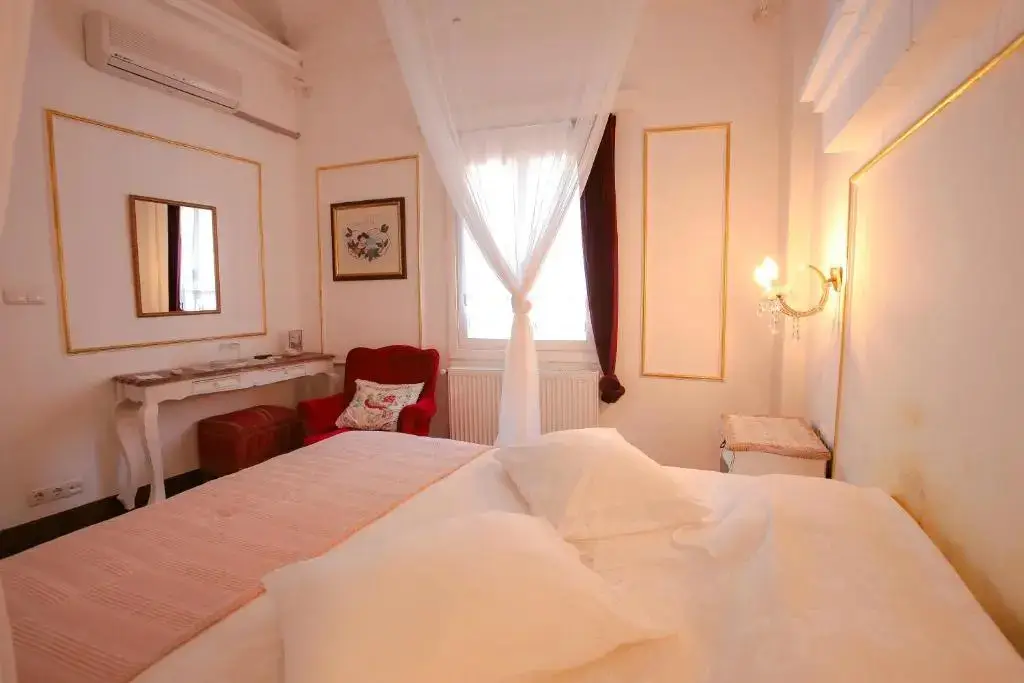 Айвалык: Moshinos Otel
