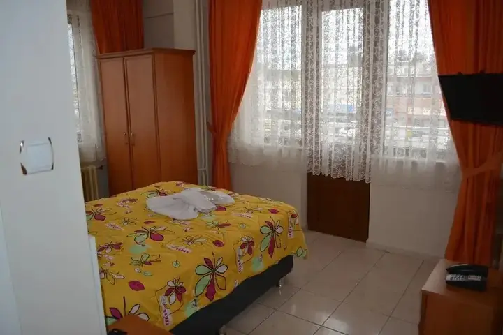 Эдремит: Gure Paris Hotel