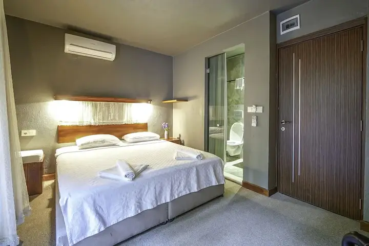 Датча: The Green Goose Hotel