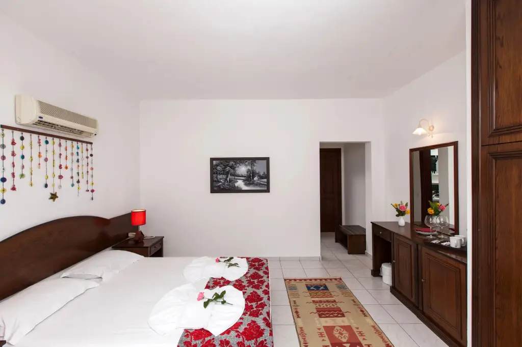 Чиралы: Aida Hotel