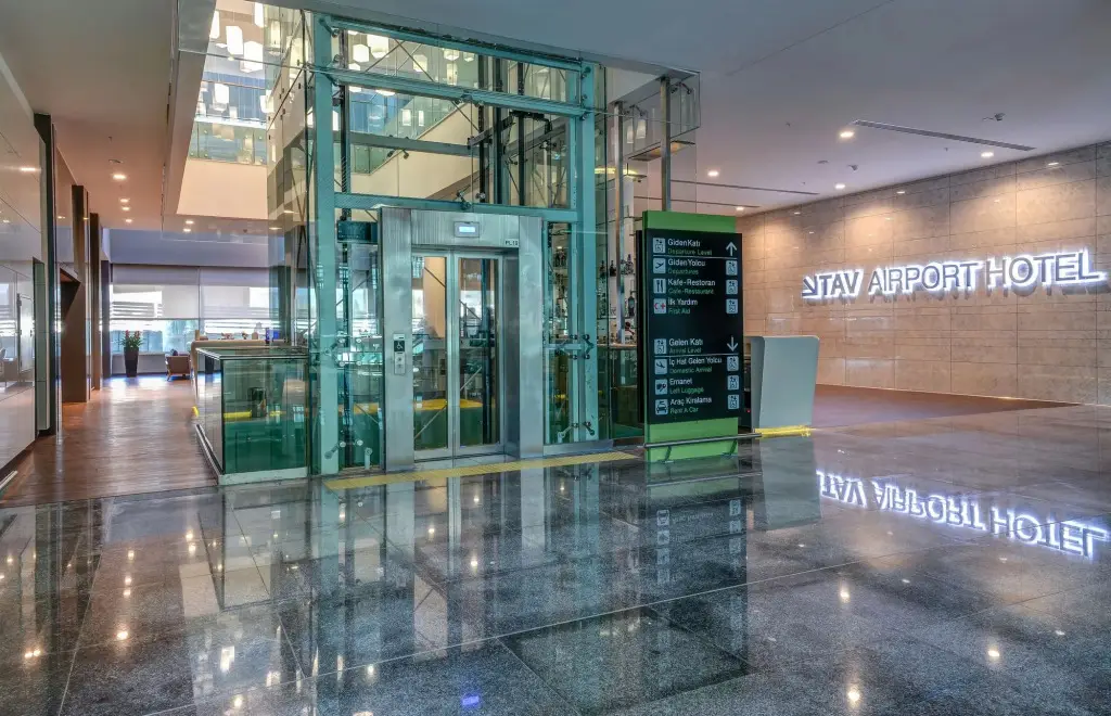 Tav Airport Hotel Izmir — фото 1
