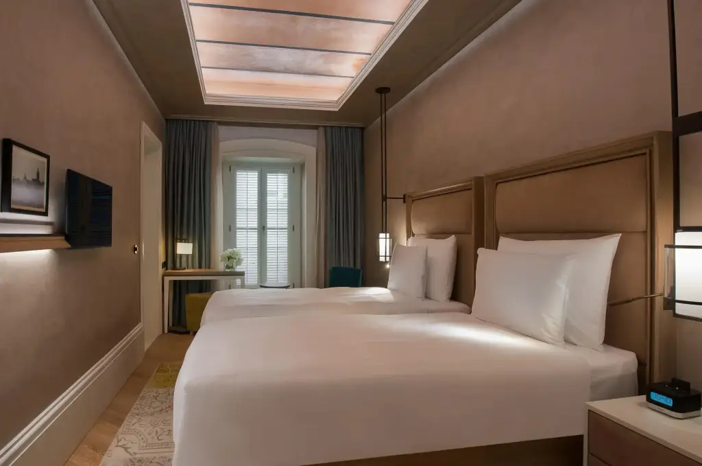 Стамбул: 10 Karakoy Istanbul - Special Class